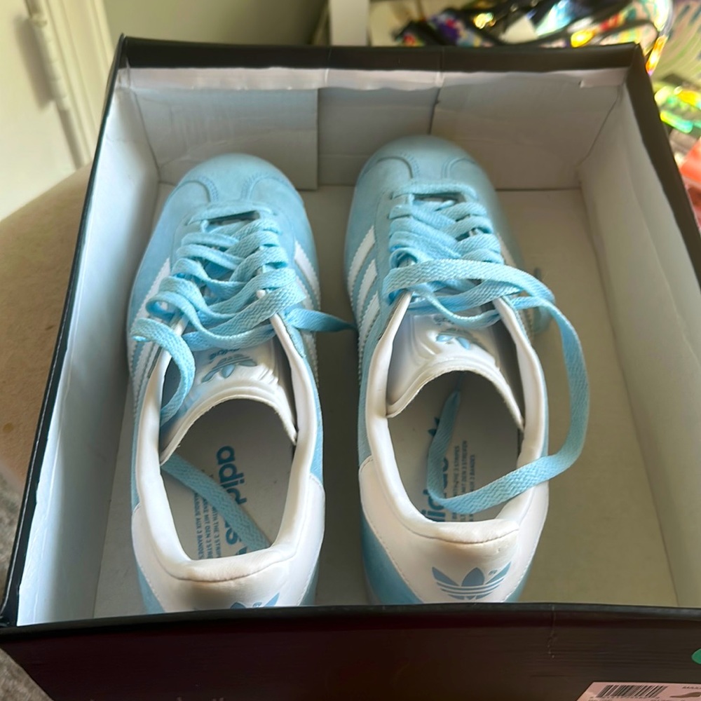 Brand new adidas Gazelle size US 7.5 they run one size bigger so it’s 8.5 size